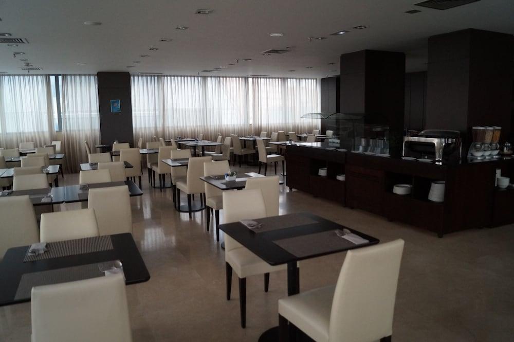 Lcb Hotel Fuenlabrada Bagian luar foto