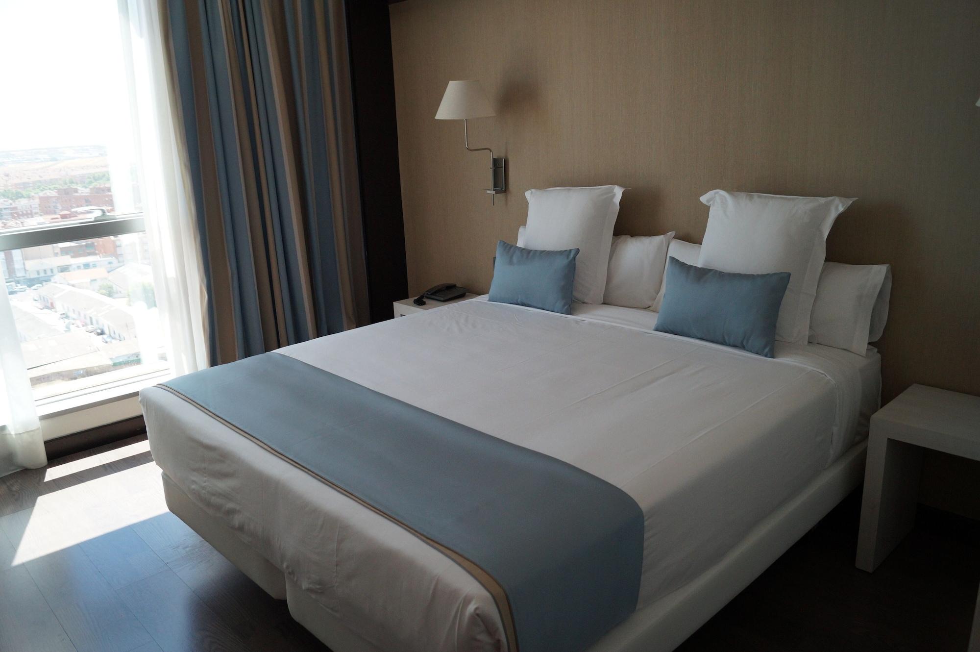 Lcb Hotel Fuenlabrada Bagian luar foto