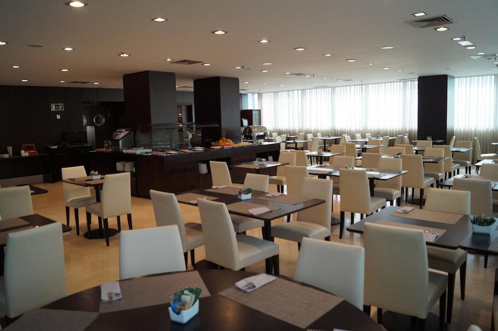 Lcb Hotel Fuenlabrada Bagian luar foto