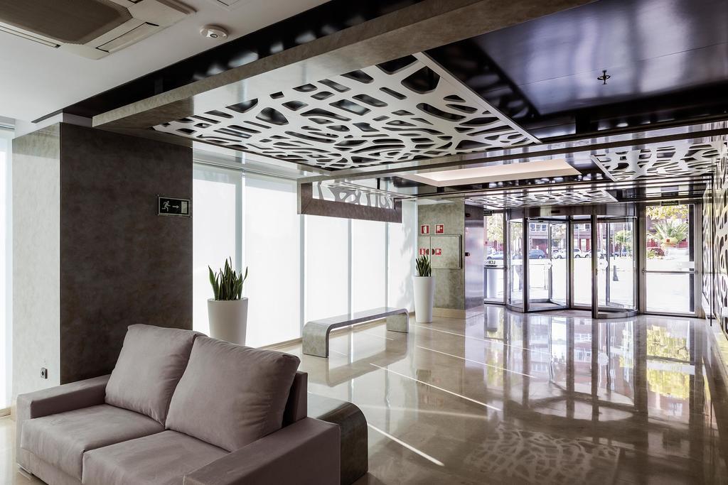 Lcb Hotel Fuenlabrada Bagian luar foto